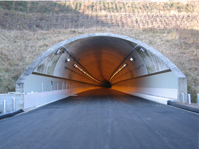 トンネル照明設備
